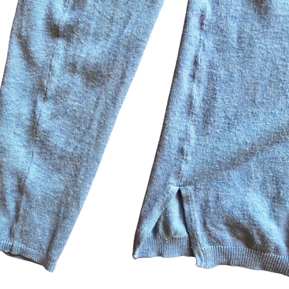 Baby blue V-neck sweater - Picture 3 of 6